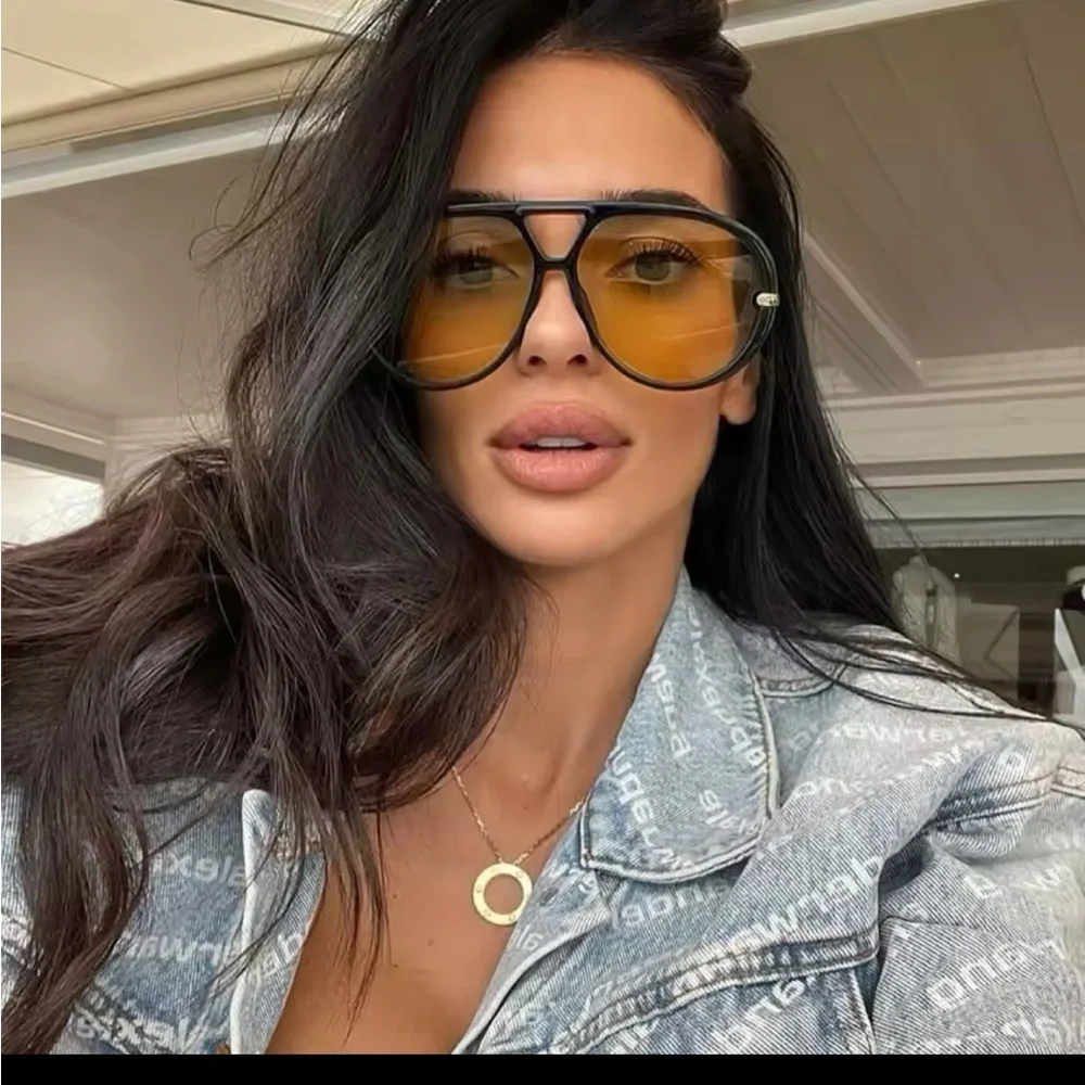 Stylish Black and Gold Aviator Sunglasses